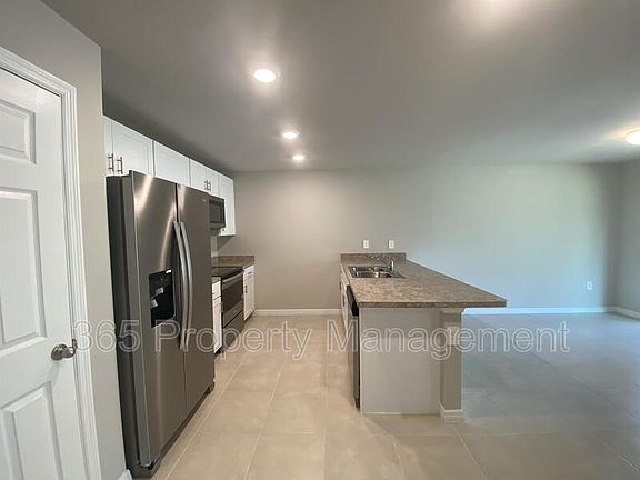 5th image of 23184 Nancy Ave