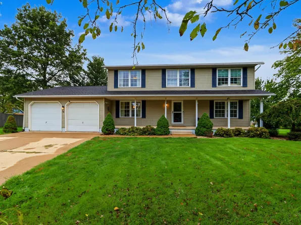 602 Linden Ln, Willard, OH 44890