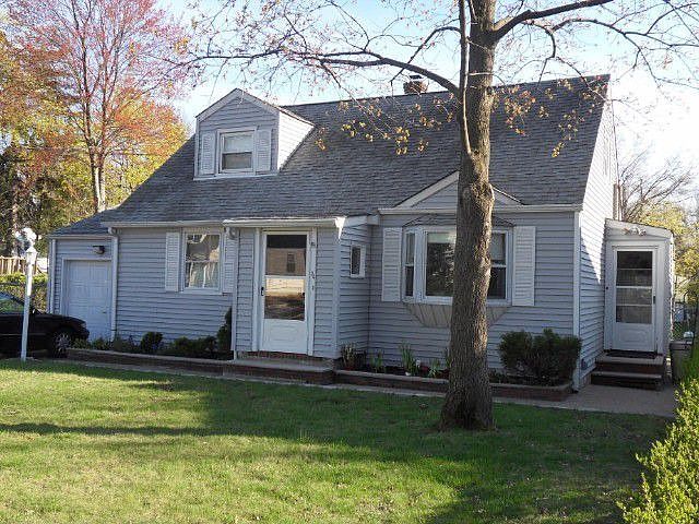 1st image of 34 Mayfair Dr