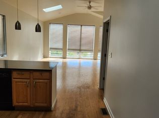 214 E 37th St APT 4, Chicago, IL 60653