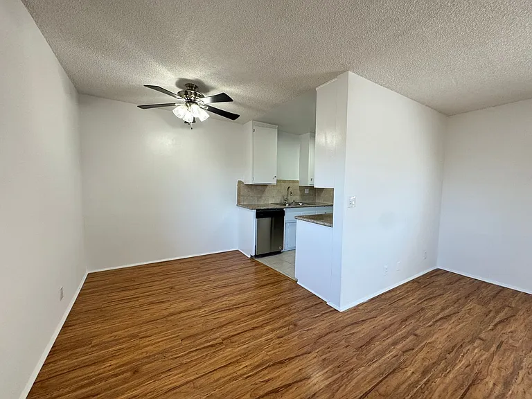 11865 Rochester Ave — Photo 4