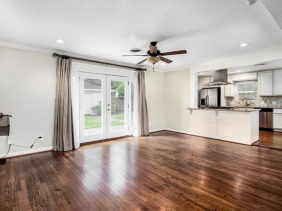 5th image of 9745 Cedardale Dr