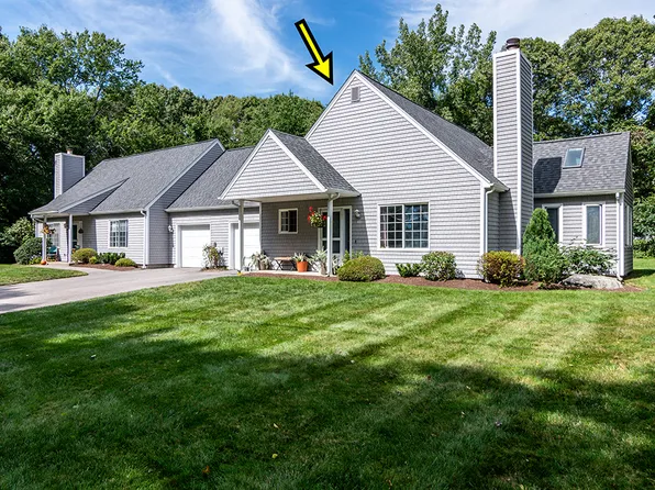 43 Riverdell Dr, Saunderstown, RI 02874