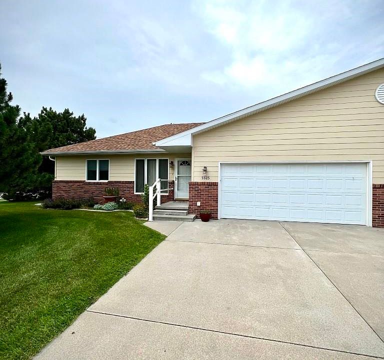1st image of 5525 Parklane Dr