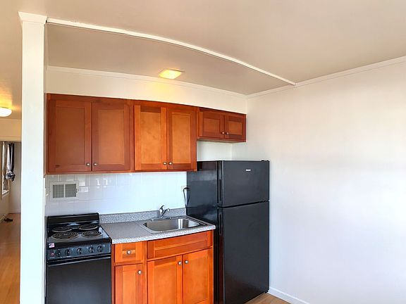 5th image of 300-314 Anzavista Ave #312