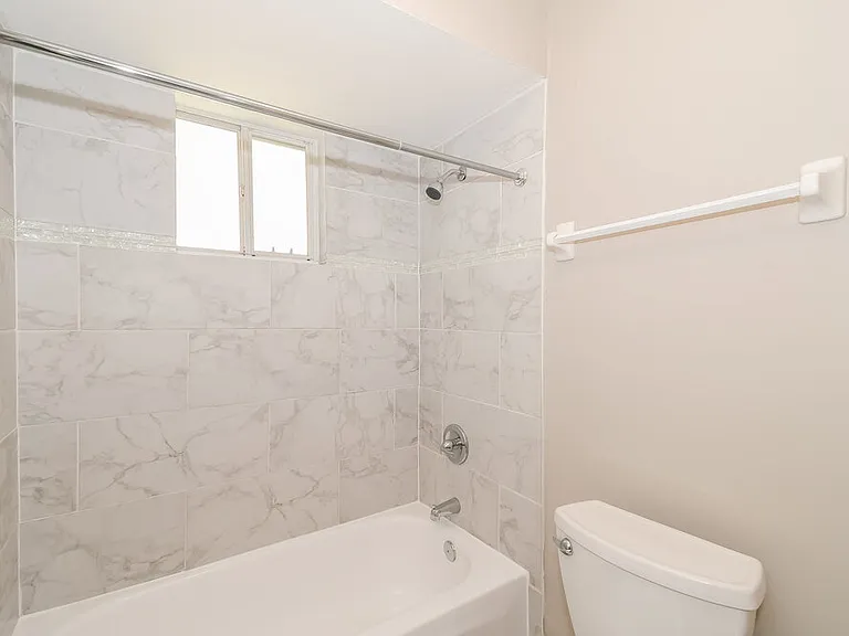 282 Aquarius Cir W — Photo 11