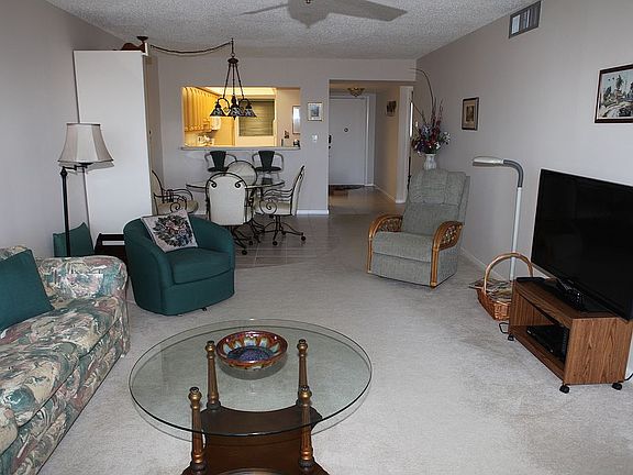 5th image of 175 SE Saint Lucie Blvd APT D6