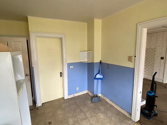 5th image of 36 Crown St #2