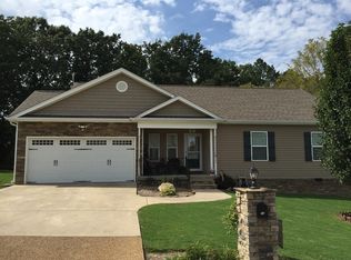 33 Cottage Crest Ct, Chickamauga, GA 30707