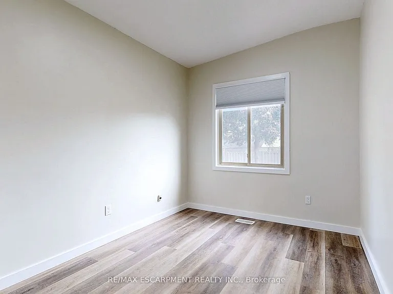 65 Fielding Cres #UPPER — Photo 15