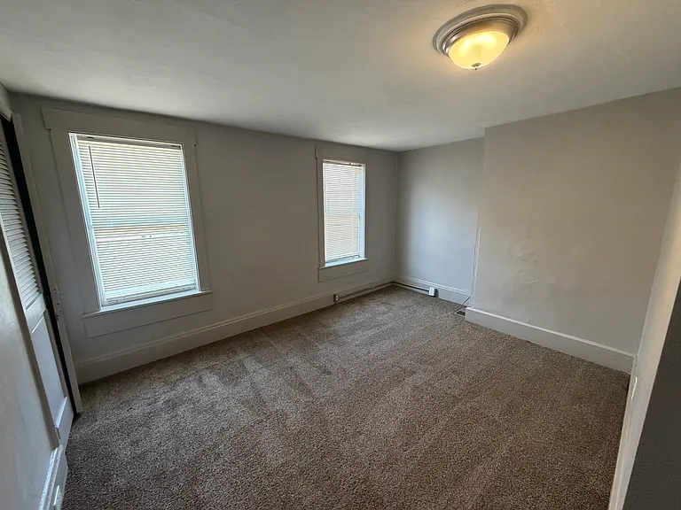 909 Clay St — Photo 5