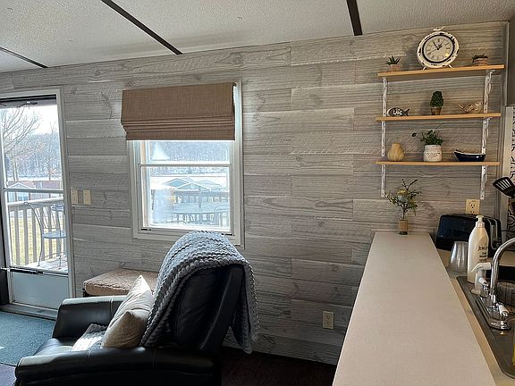 Barnwood wall covering