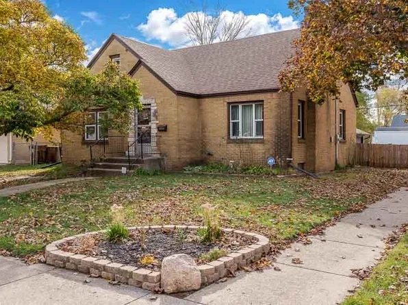 2224 Glenwood Ave, Rockford, IL 61103