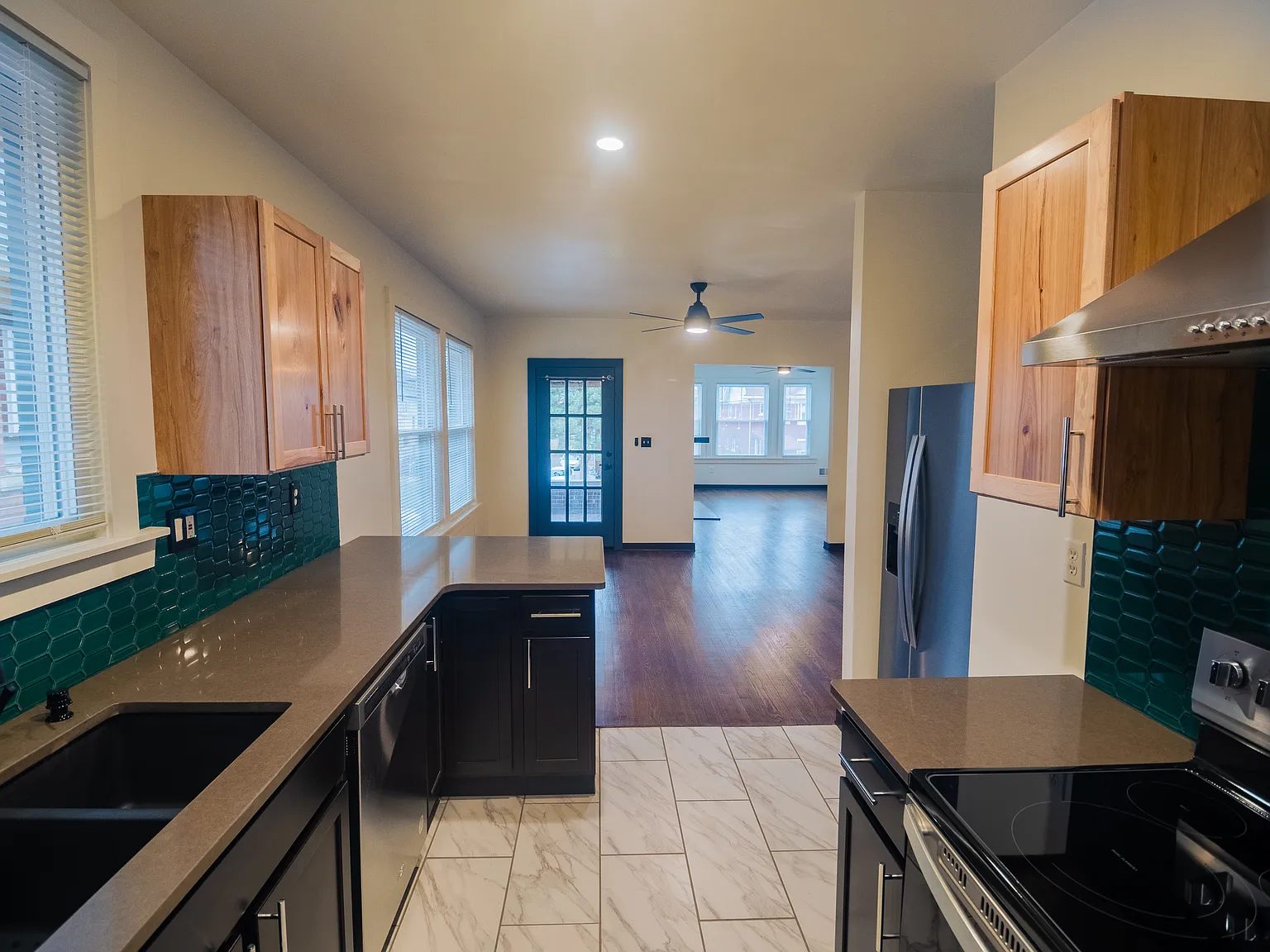 2 bed, 1400 sqft, $1,600 — Photo 1