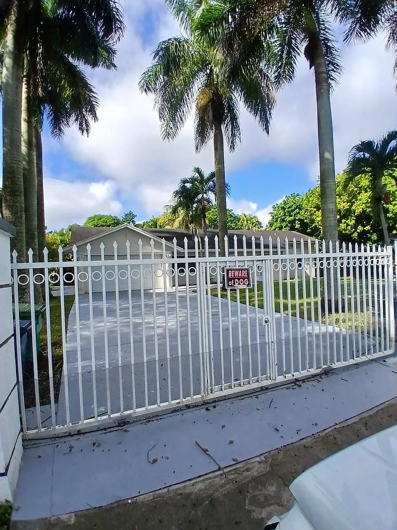 Building Photo - 22300 SW 184th Ave