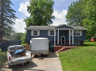 805 8th Ave NW, Waseca, MN 56093