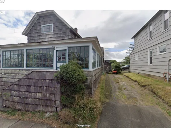 245 12th Ave, Seaside, OR 97138