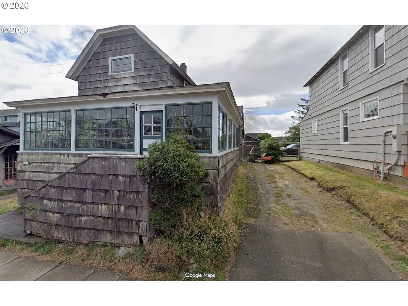 245 12th Ave photo 1