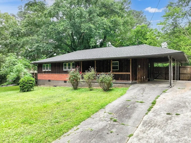 3 bed, 1.5 bath, $2,200 — Photo 3