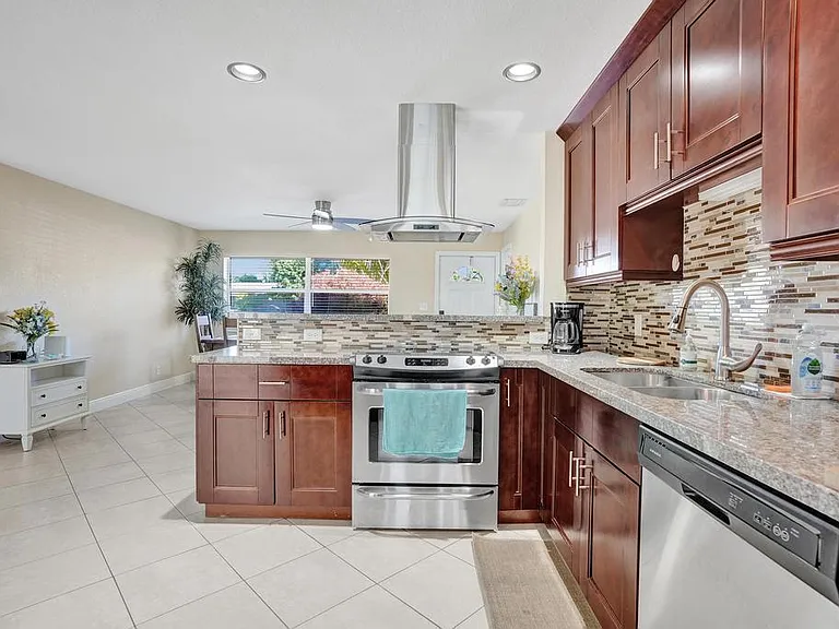 740 Buttonwood Rd — Photo 11