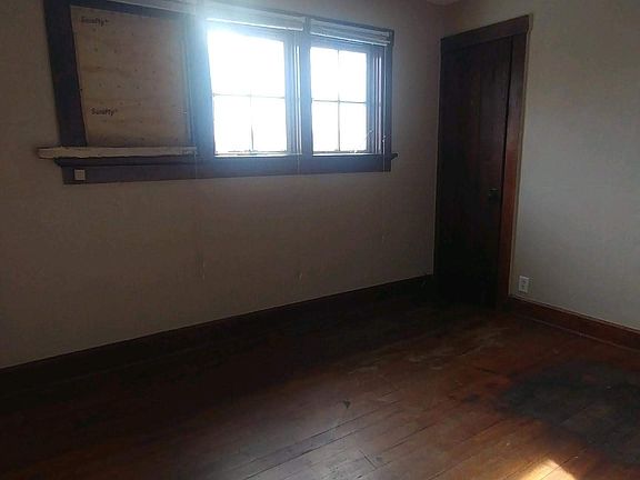 5th image of 9-17 Wyoming St