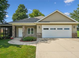 309 N Cherry St, Mechanicsville, IA 52306