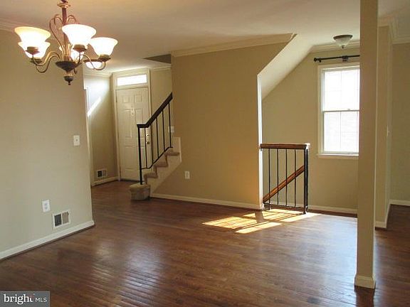 5th image of 250 Gretna Green Ct