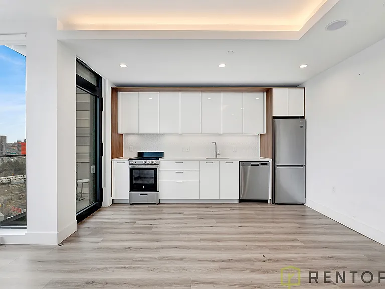 224 E 135th St #1119 — Photo 2