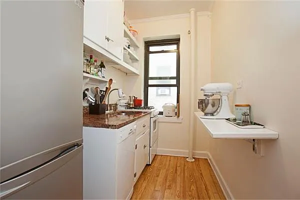 Sold by Domus Realty | media 4