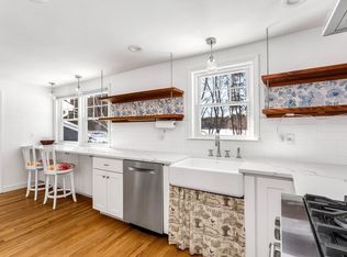 81 Edgewater Dr, Framingham, MA 01702