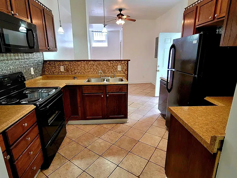 3105 E Marshall St — Photo 3