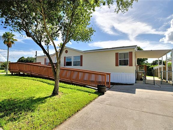 2nd image of 3731 Silver Lake Dr