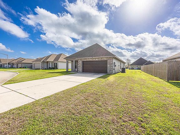 2nd image of 126 Shadow Pointe Rd