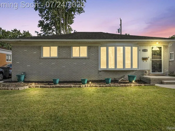 21518 Share St, Saint Clair Shores, MI 48082