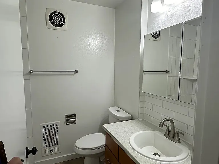 Westbay Apartments — Photo 7