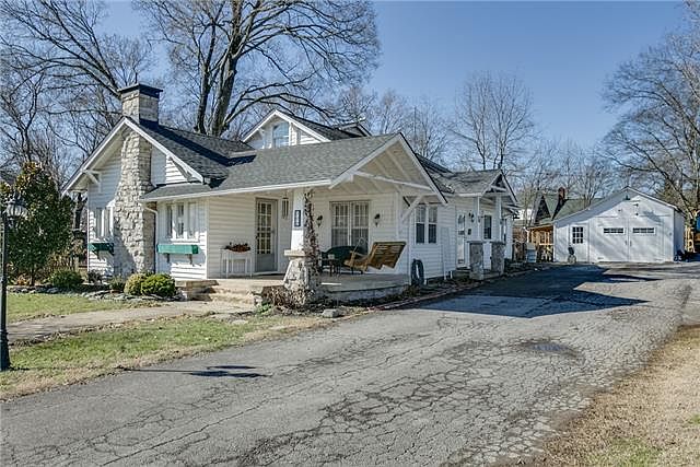 1st image of 300 Hazelwood Dr