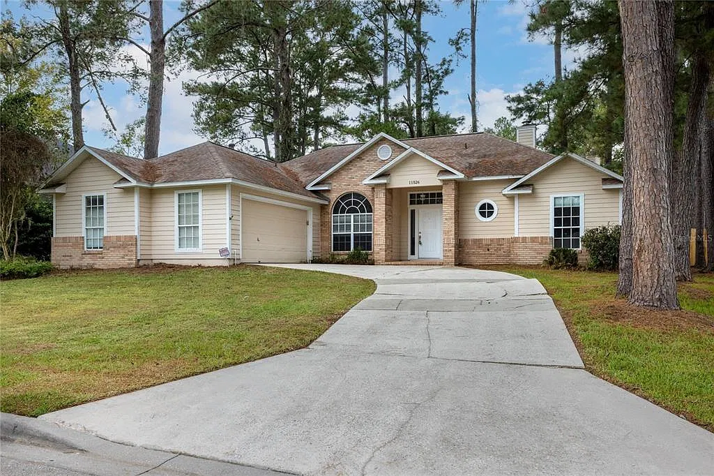 3 bed, 2.0 bath, 1777 sqft, $2,600 — Photo 2