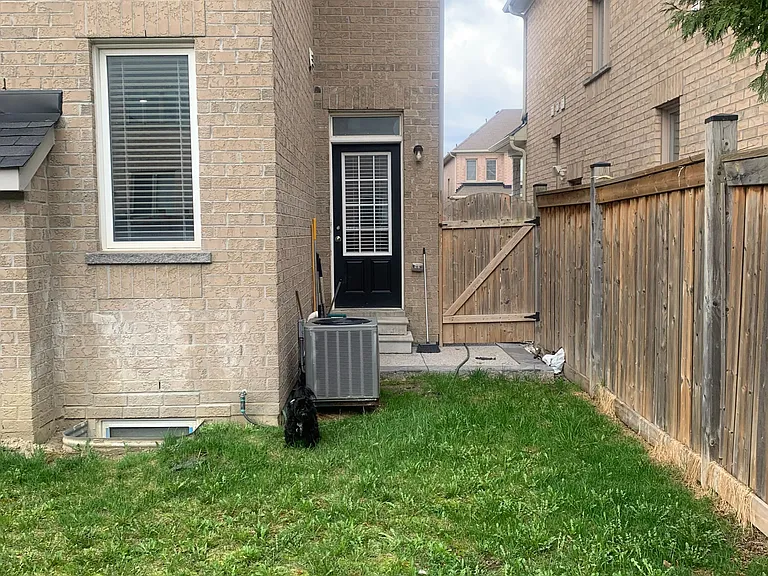 70 Campwood Cres — Photo 13