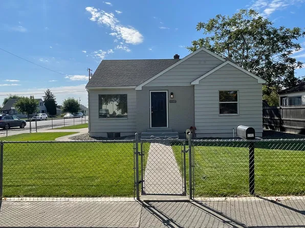 1102 W Margaret St, Pasco, WA 99301