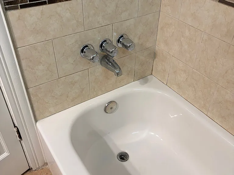 1218 Staples St NE #3 — Photo 9