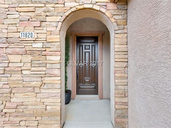4th image of 11820 Red Camellia Ave