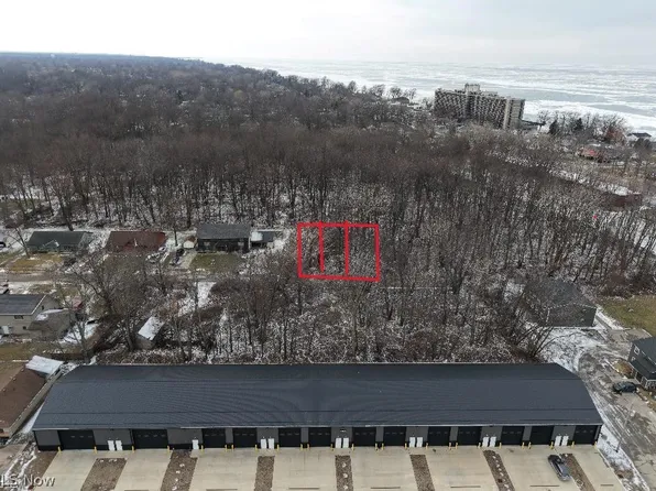 Lakeview Ave, Sheffield Lake, OH 44054