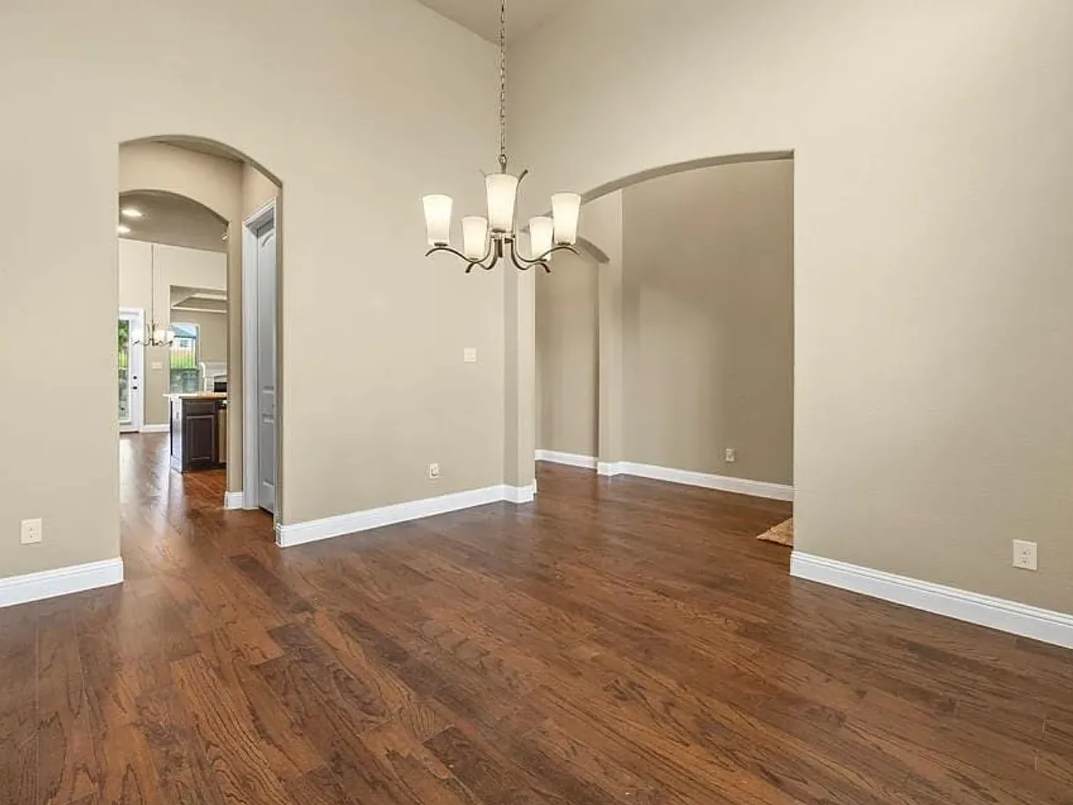 4 bed, 3193 sqft, $3,800 — Photo 4