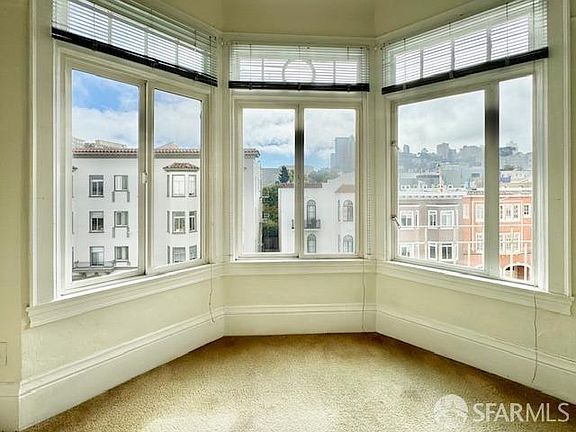 3rd image of 3141 Franklin St #8