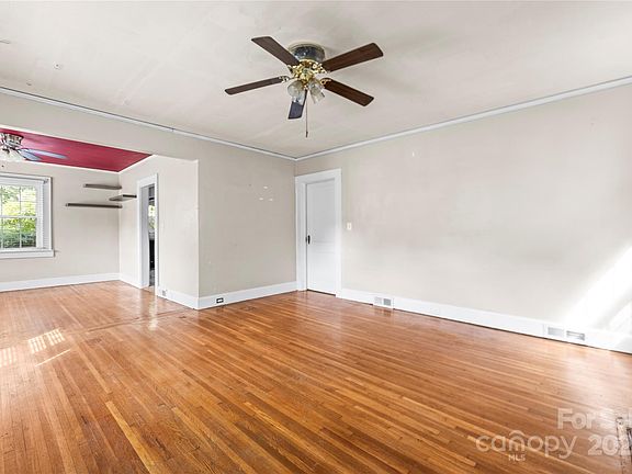 4th image of 1404 McArver St