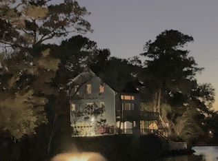 202 Lagoon Ct, Emerald Isle, NC 28594