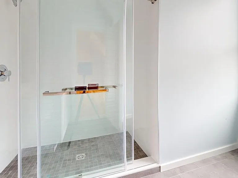 180 Edwards St — Photo 13