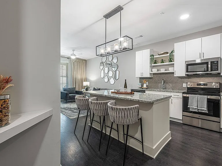 Capital Collective Luxury Apartments — Photo 24