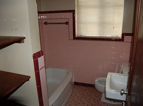 3rd image of 418 NE 1st St