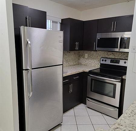 4th image of 2304 Coral Springs Dr